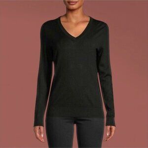 Lord & Taylor Extra fine merino wool V-neck sweater sz Medium in black